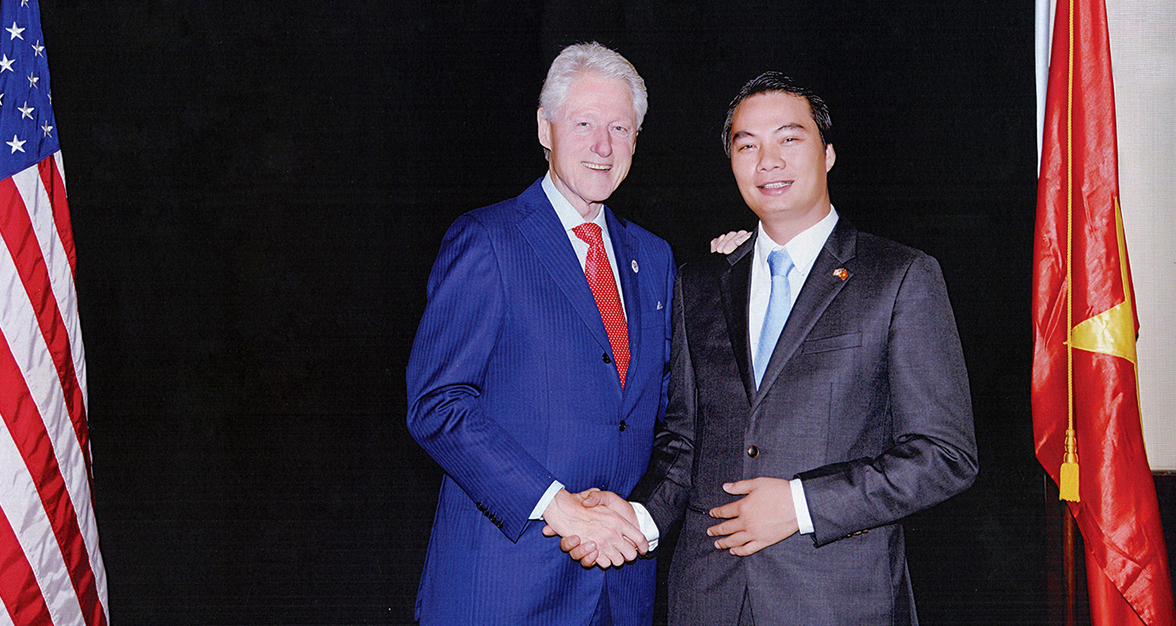 TGD Kangaroo Nguyen Thanh Phuong gap go Cuu tong Thong My Bill Clinton
